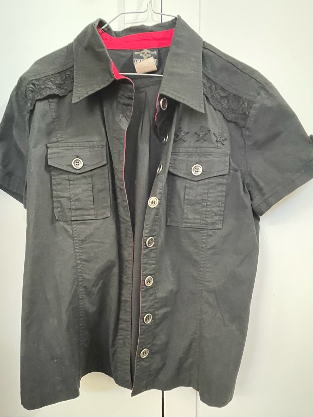 Women’s Vintage Lip Service Black Short-Sleeve Button-Down Shirt with Red Trim
